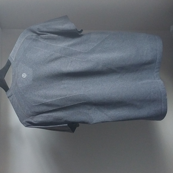 Lululemon Men's Shortsleeve Shirt Metal dark gray logo - Picture 7 of 12